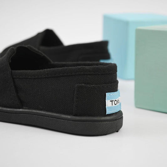 TOMS shoes 4 Pairs