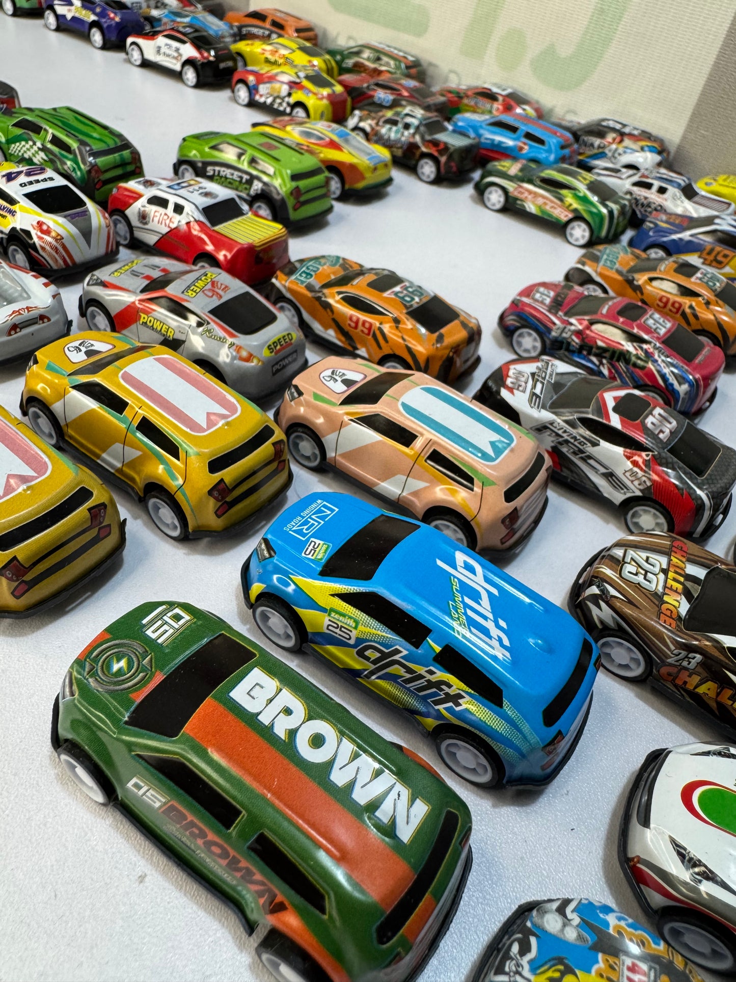 Pack of 16 Kids Metal Cars