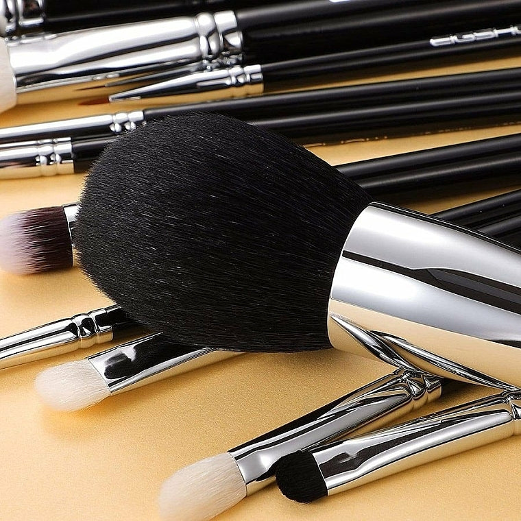 Eigshow Beauty Makeup Brush Master Light Gun Black