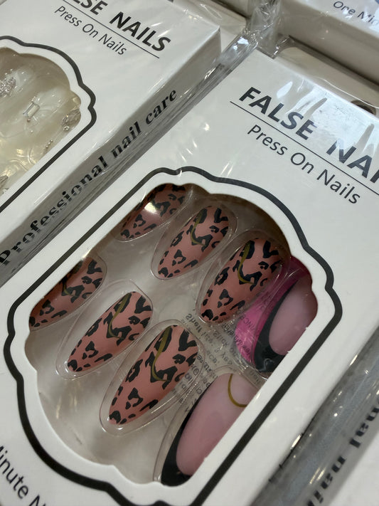Pack of 30 sets Artificial Nails Deal