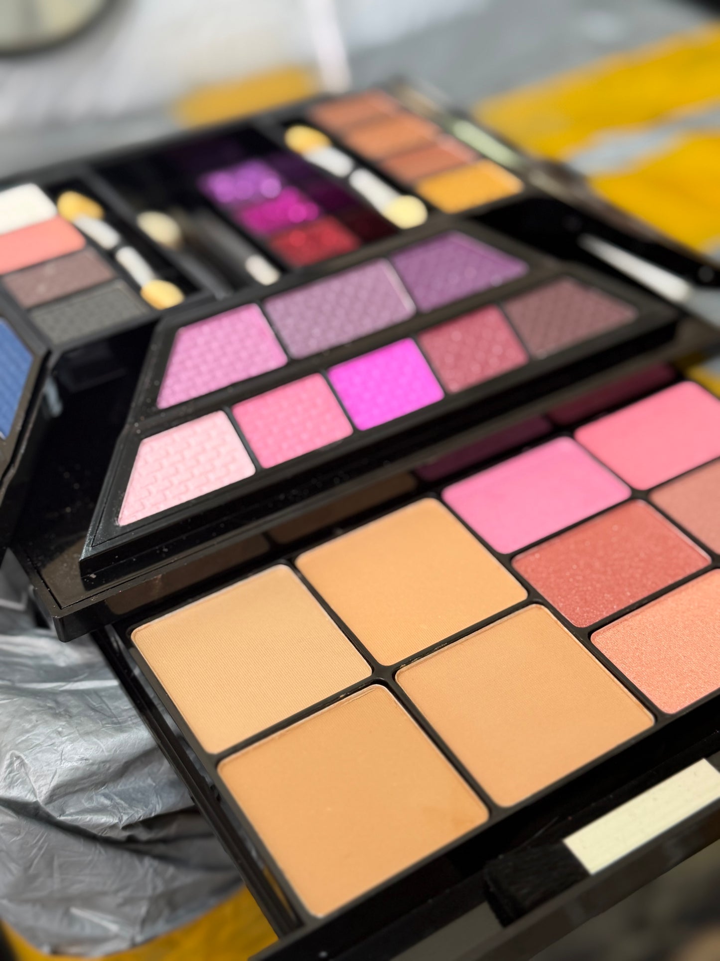 Deluxe Beauty Makeup Kit