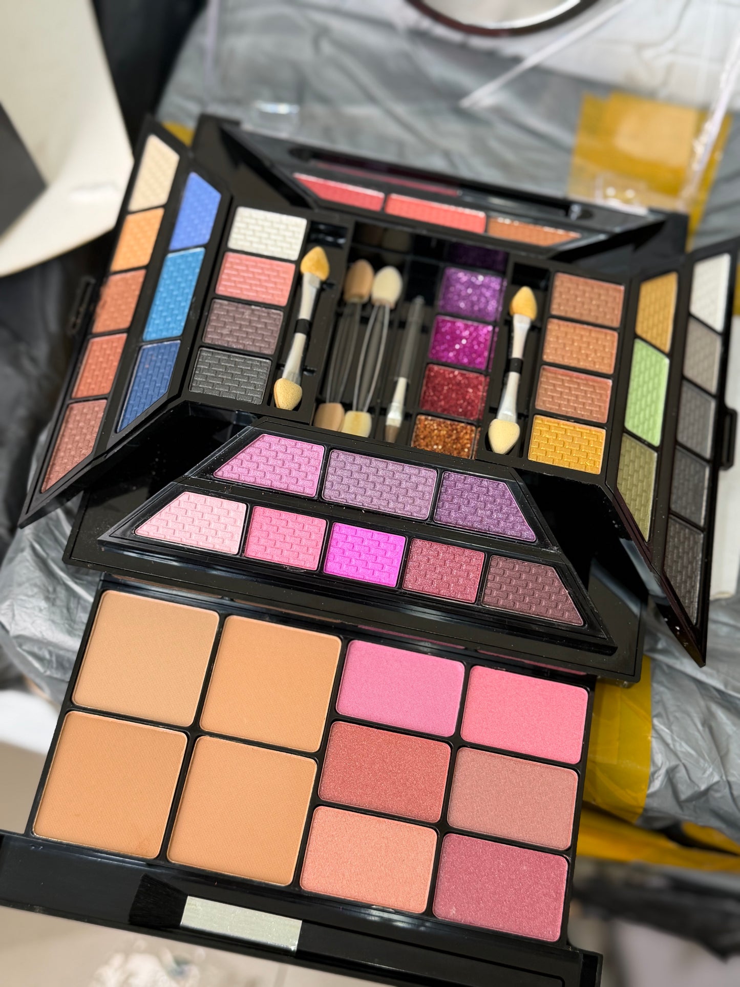 Deluxe Beauty Makeup Kit