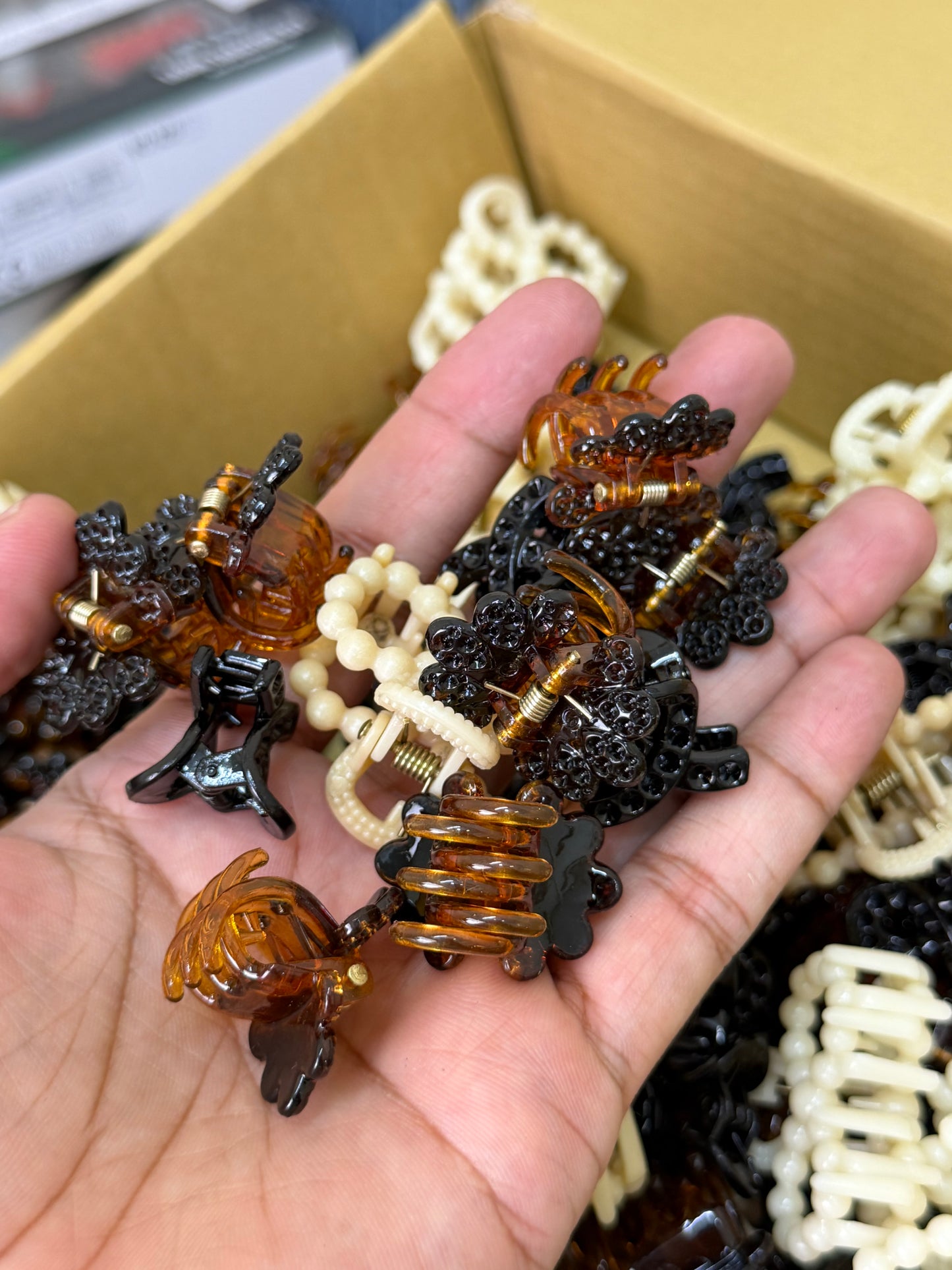 Pack of 150 pcs Mini Catchers Deal