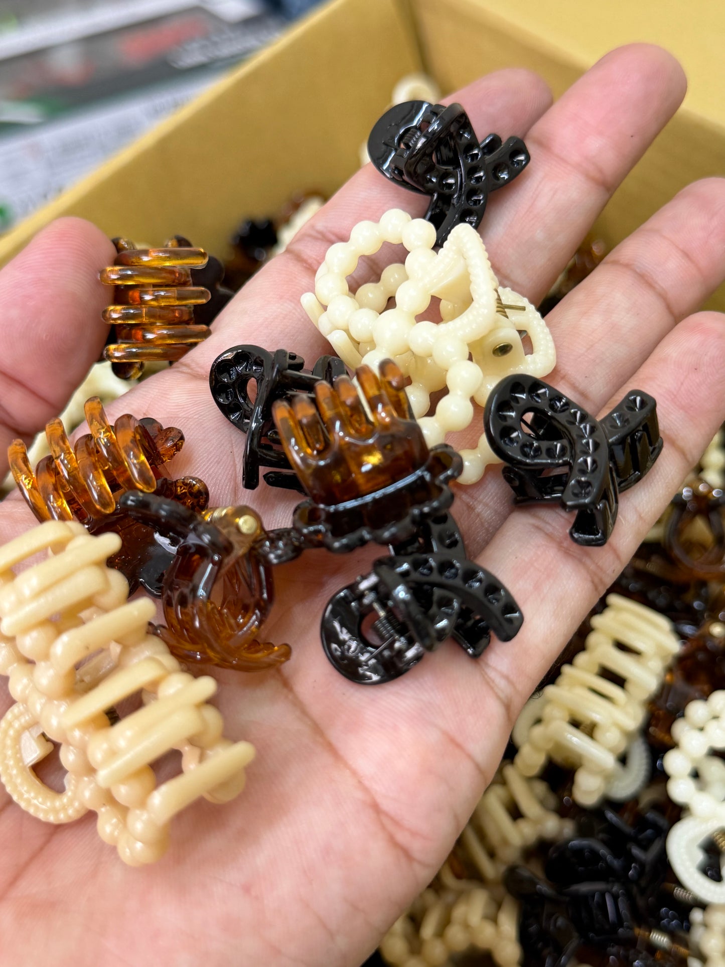Pack of 150 pcs Mini Catchers Deal