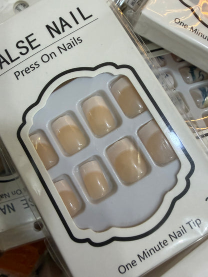 Pack of 30 sets Artificial Nails Deal
