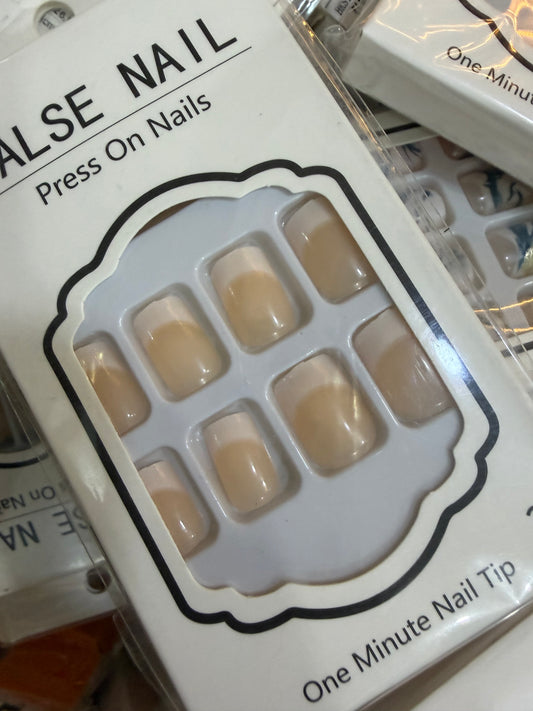 Pack of 30 Sets Artificial Nails Deal