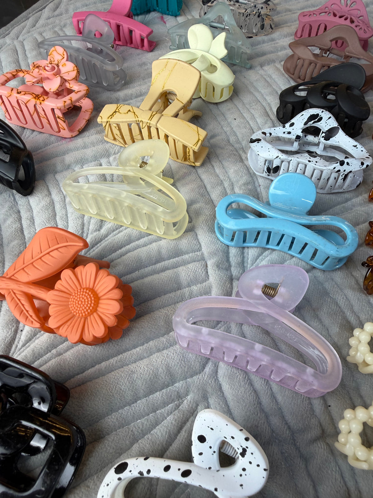 Pack of 130 pcs Hair Catchers Deal
