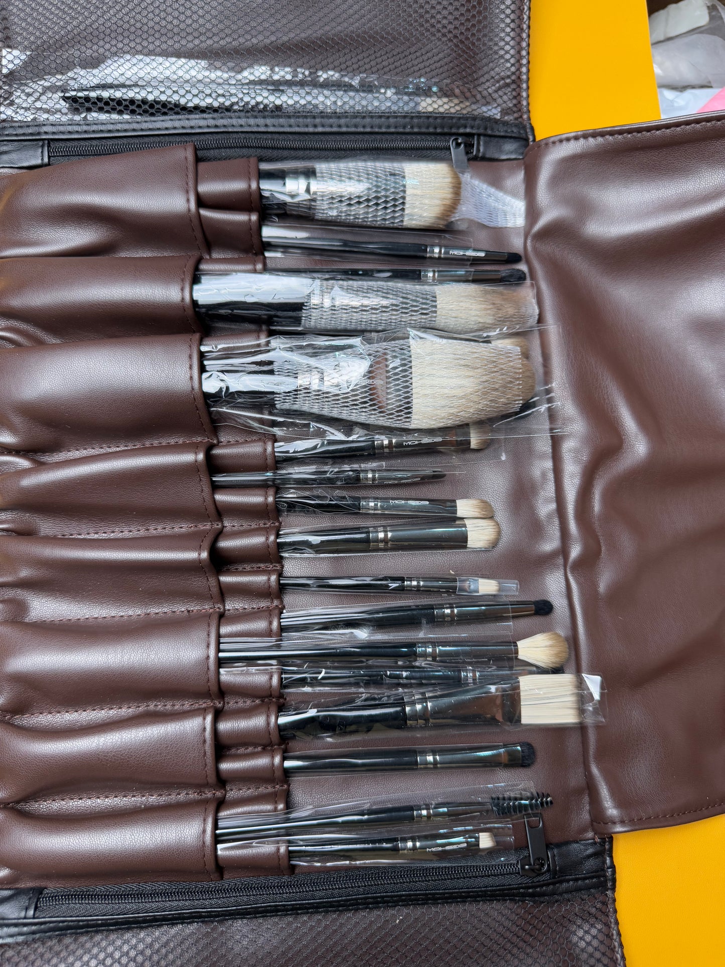 Eigshow makeup brushes set