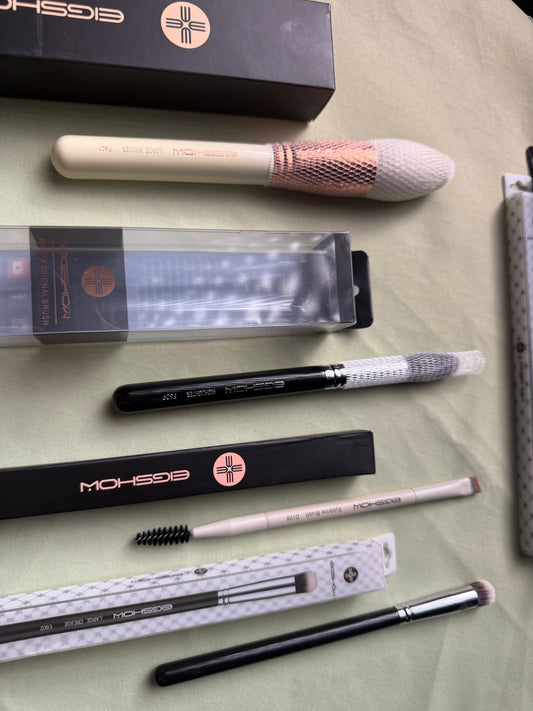 4 in 1 Eigshow makeup Brush Deal