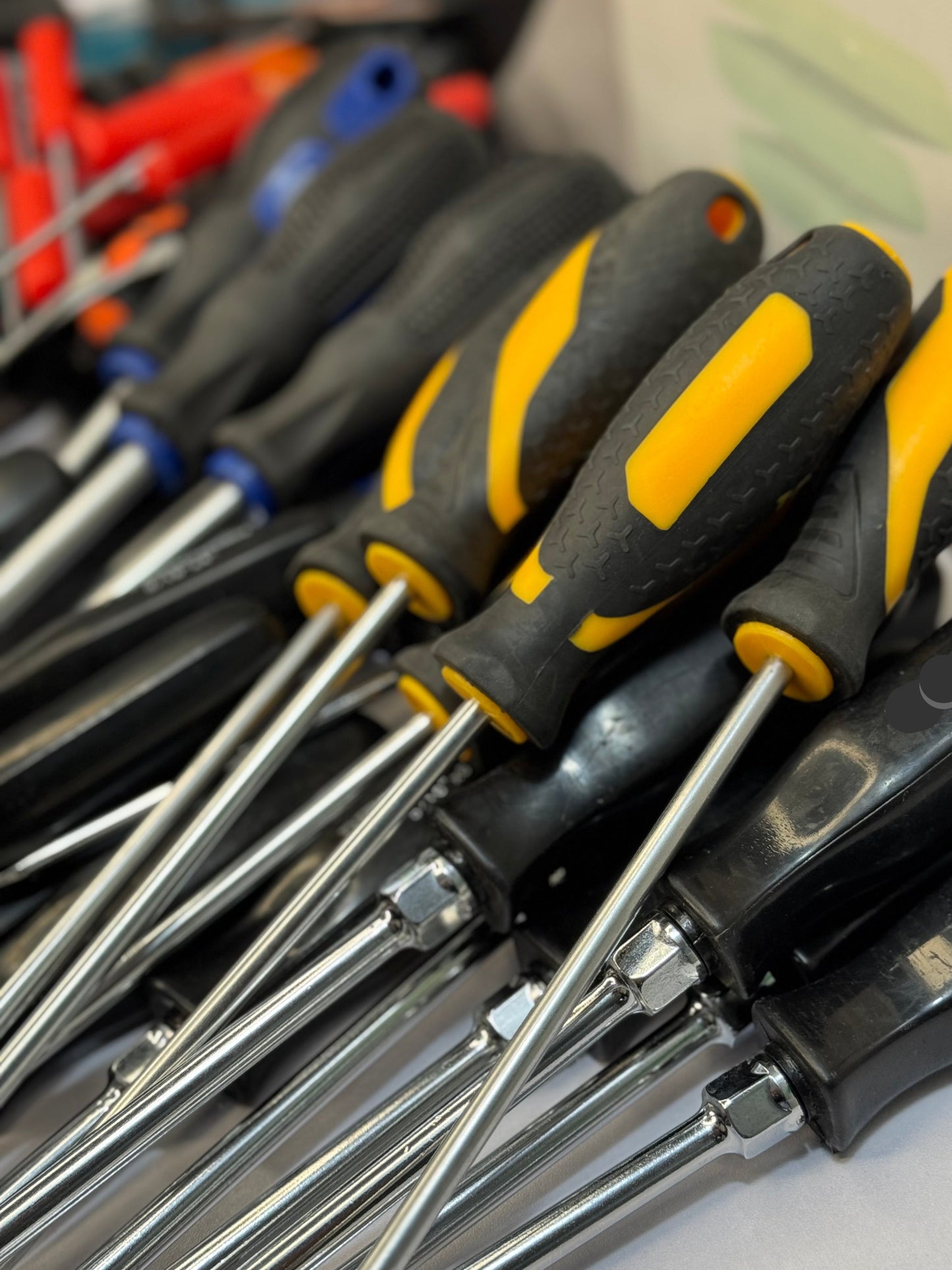 10 in 1 Screwdriver Deal1
